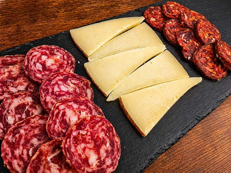 Tabla de embutidos y quesos